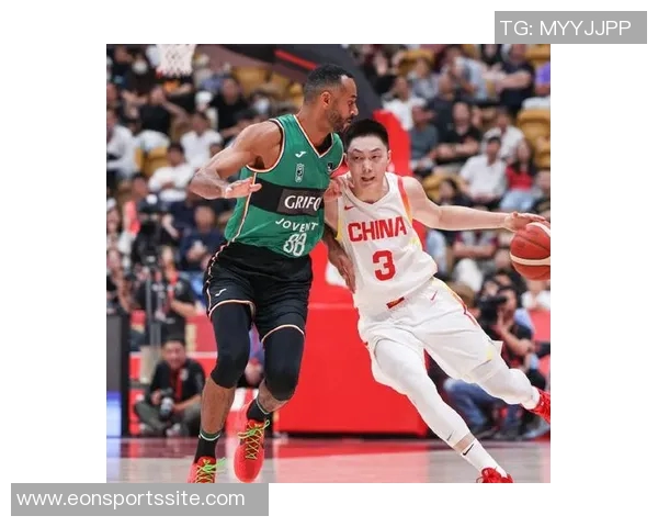 八村压哨三分绝杀后迅速退场被队友抓回现场引发笑声 八村压哨三分绝杀后迅速退场被队友抓回现场引发笑声